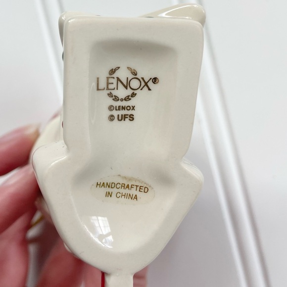 •Lenox• A Surprise For Snoopy Ornament - Picture 5 of 5